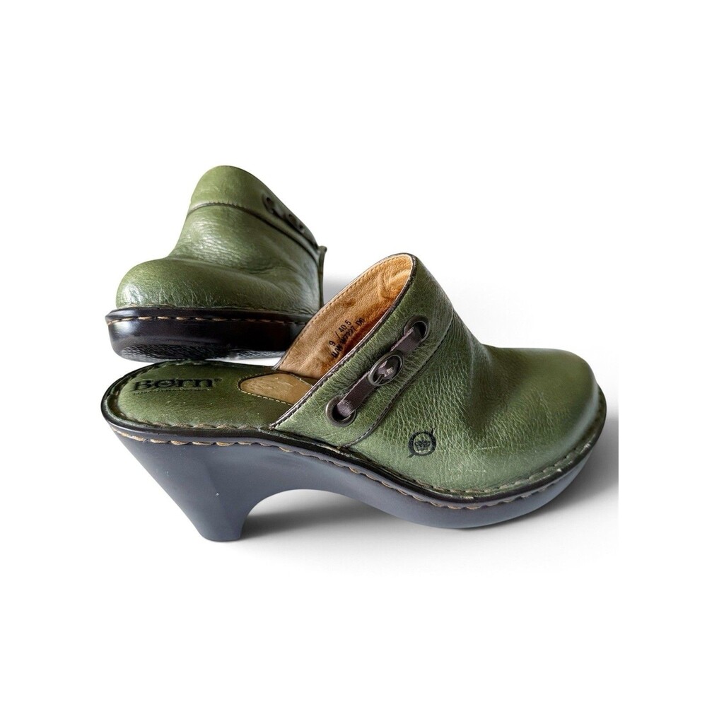 Vintage Y2K Boho Artisan Clogs Moss Green Leather Born Mules Heels Size 9 Womens